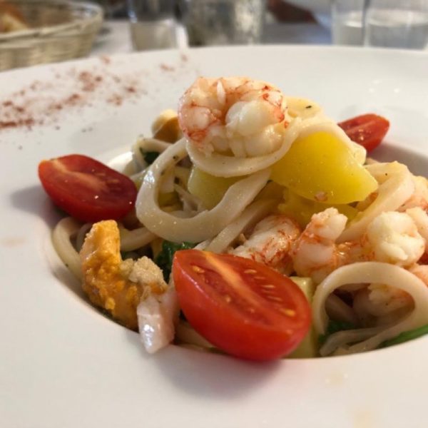 Ratatouille di Gamberoni e Capesante da La Paranza consegna a domicilio con cosaporto